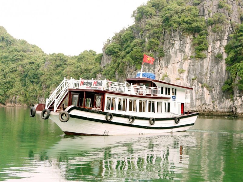 Hoang Minh sleep boat